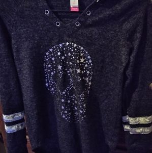Pullover vneck hoodie